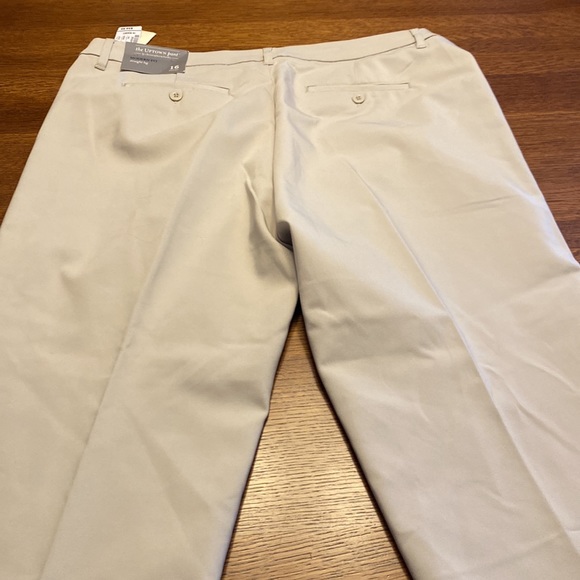 NWT Christopher & Banks 16 short dress pant - Picture 3 of 3